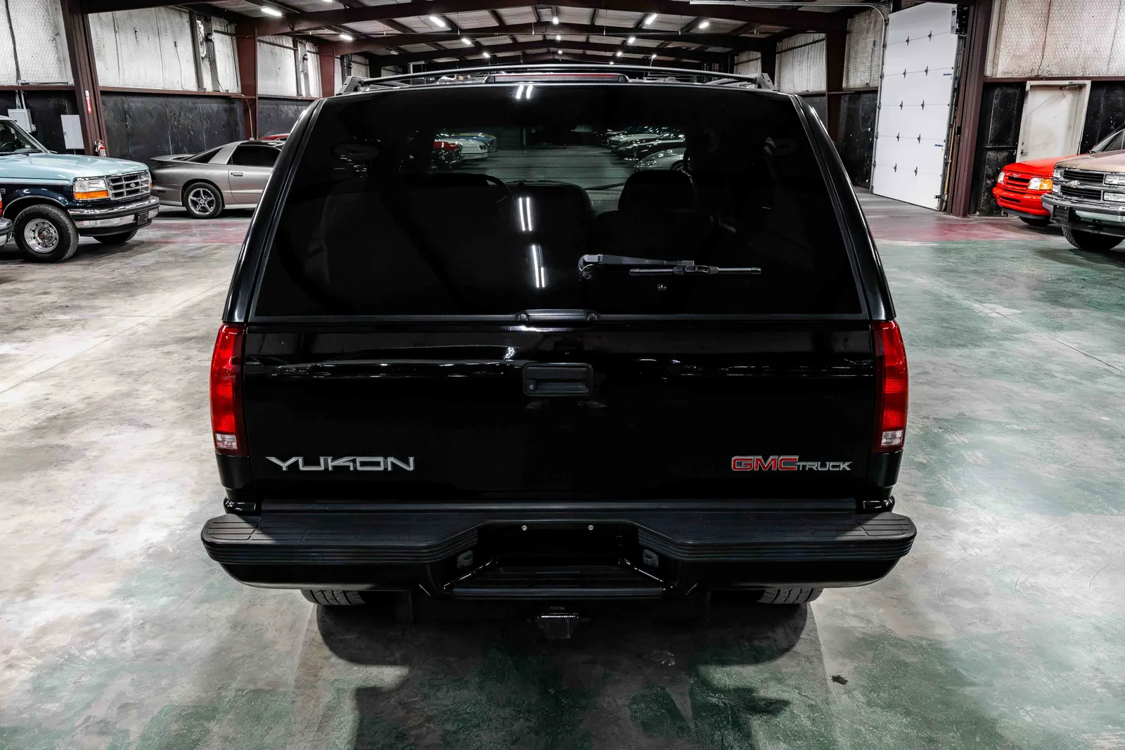  1996-GMC-Yukon-Black-521711-36.jpg